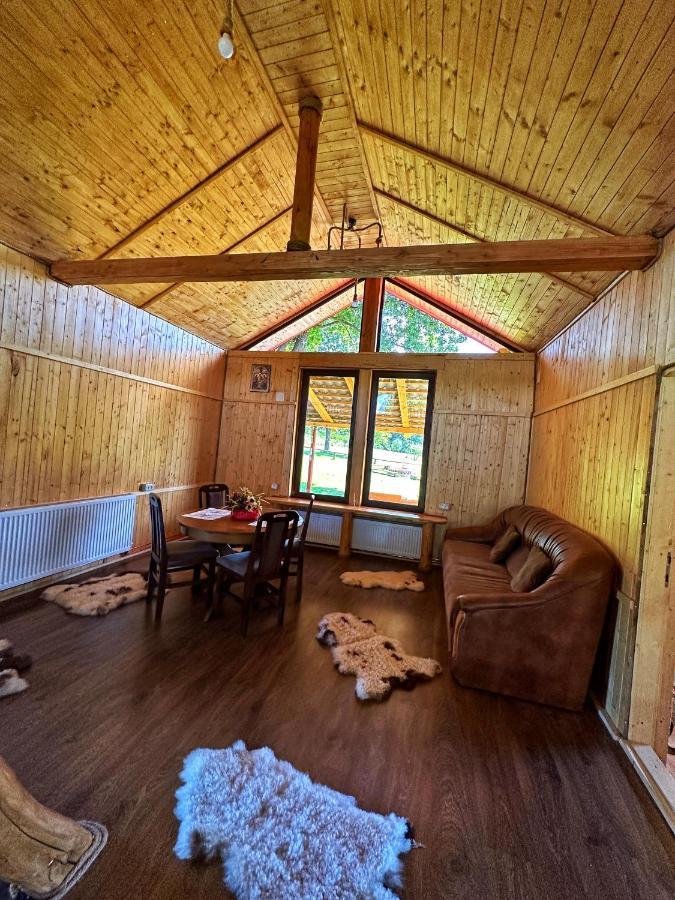 Casuta Din Stejari-Transalpina Villa Novaci-Străini Kültér fotó