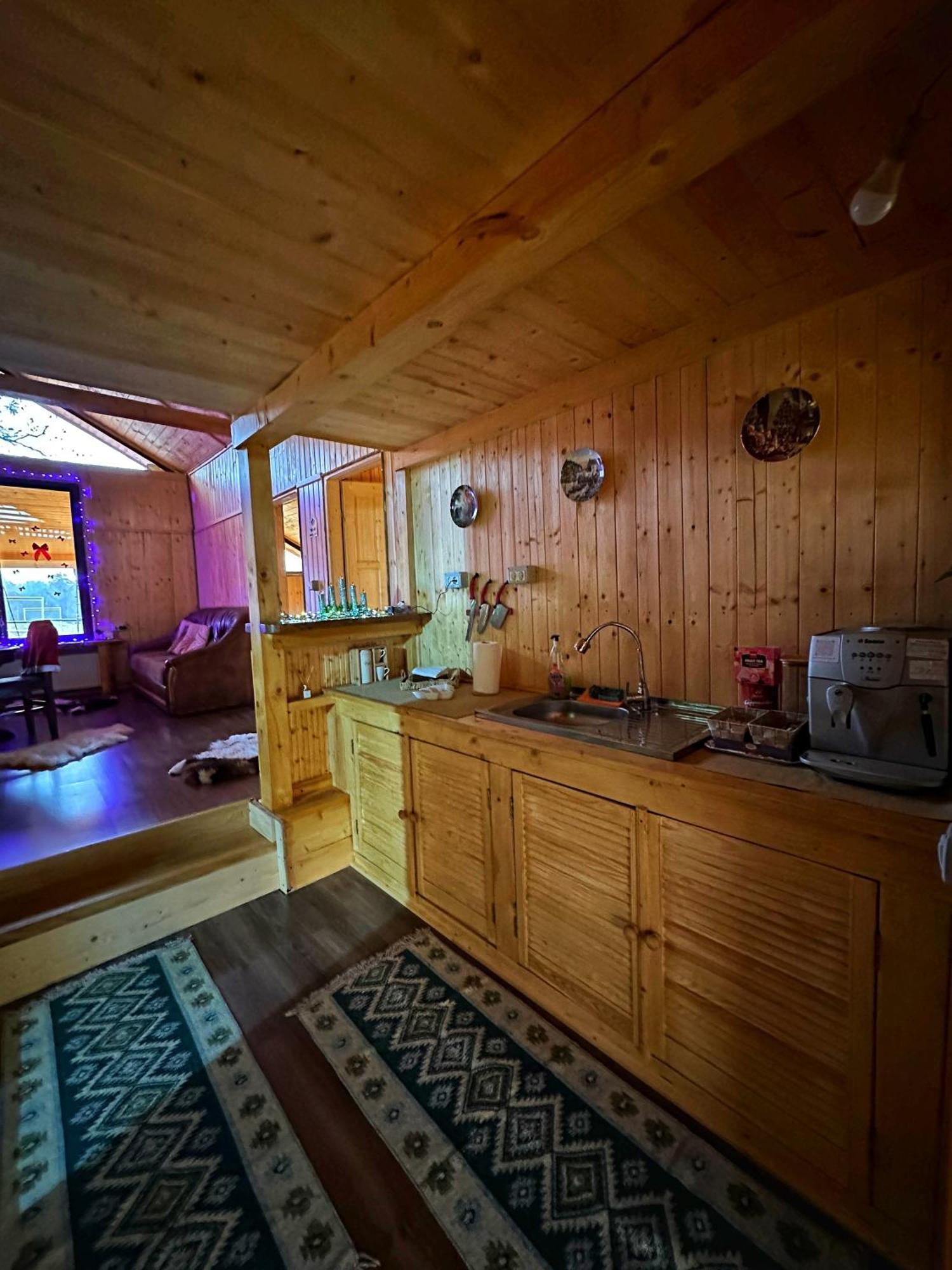 Casuta Din Stejari-Transalpina Villa Novaci-Străini Kültér fotó