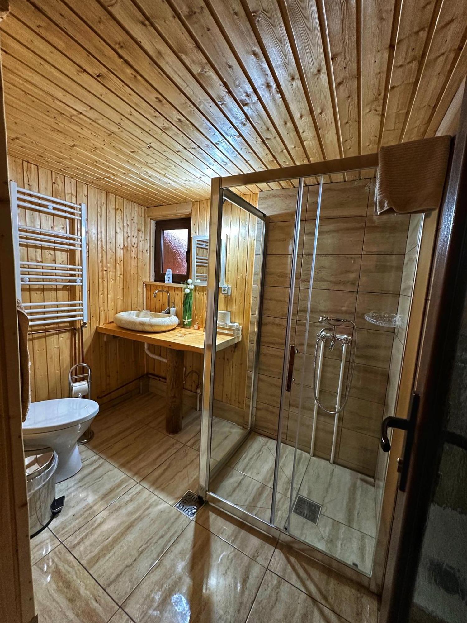 Casuta Din Stejari-Transalpina Villa Novaci-Străini Kültér fotó
