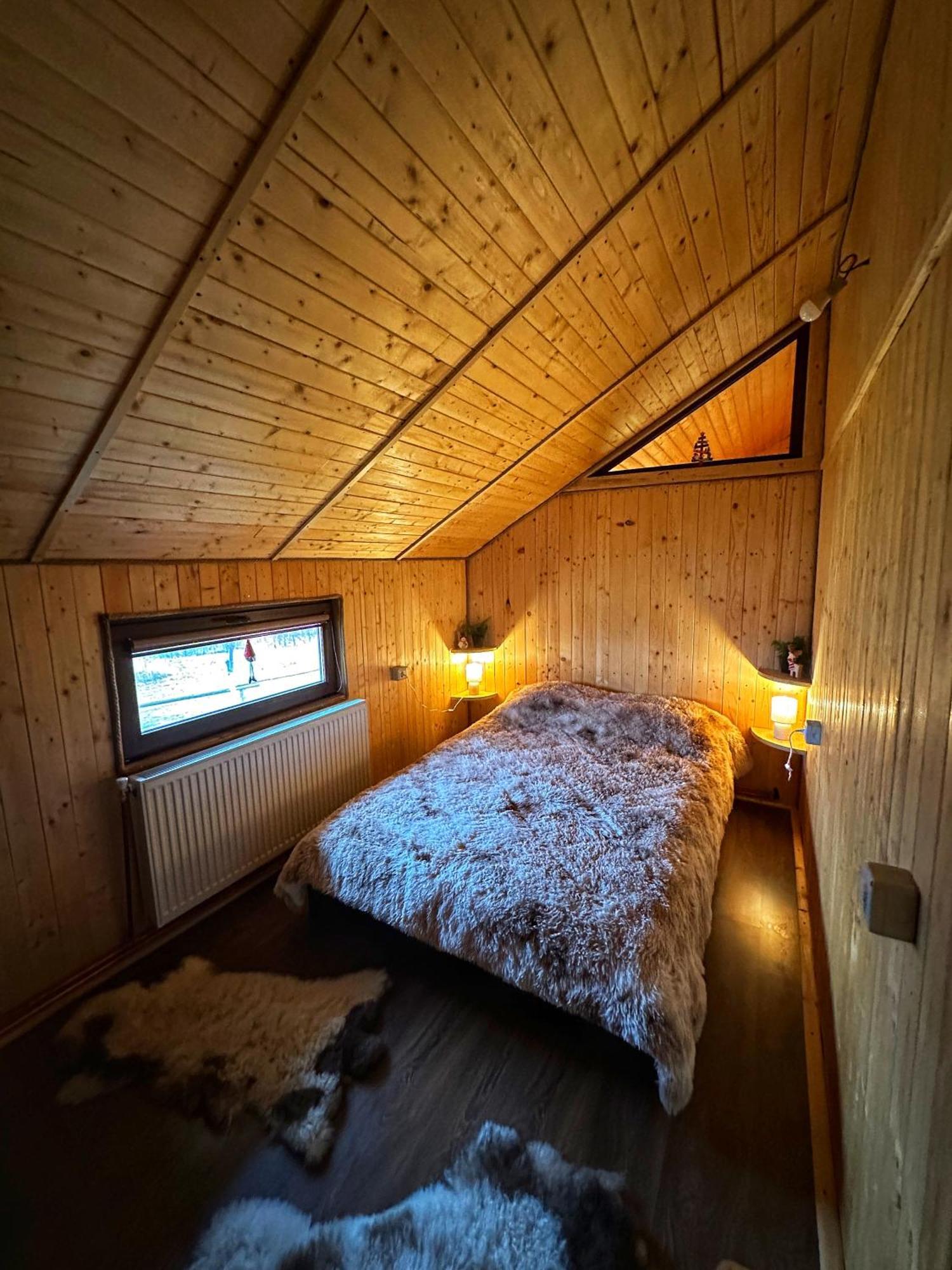 Casuta Din Stejari-Transalpina Villa Novaci-Străini Kültér fotó